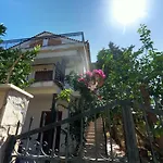 Apartment Loft 20m From Sea Melission